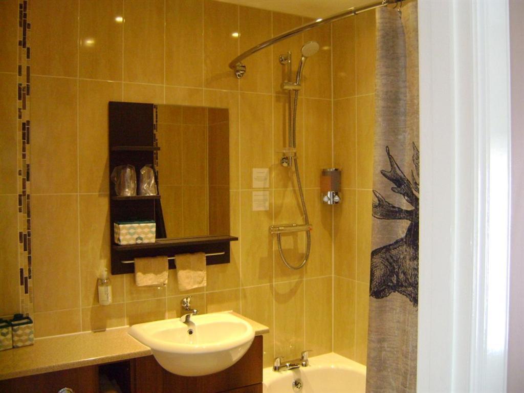 The Commercial Hotel Tarland Екстериор снимка