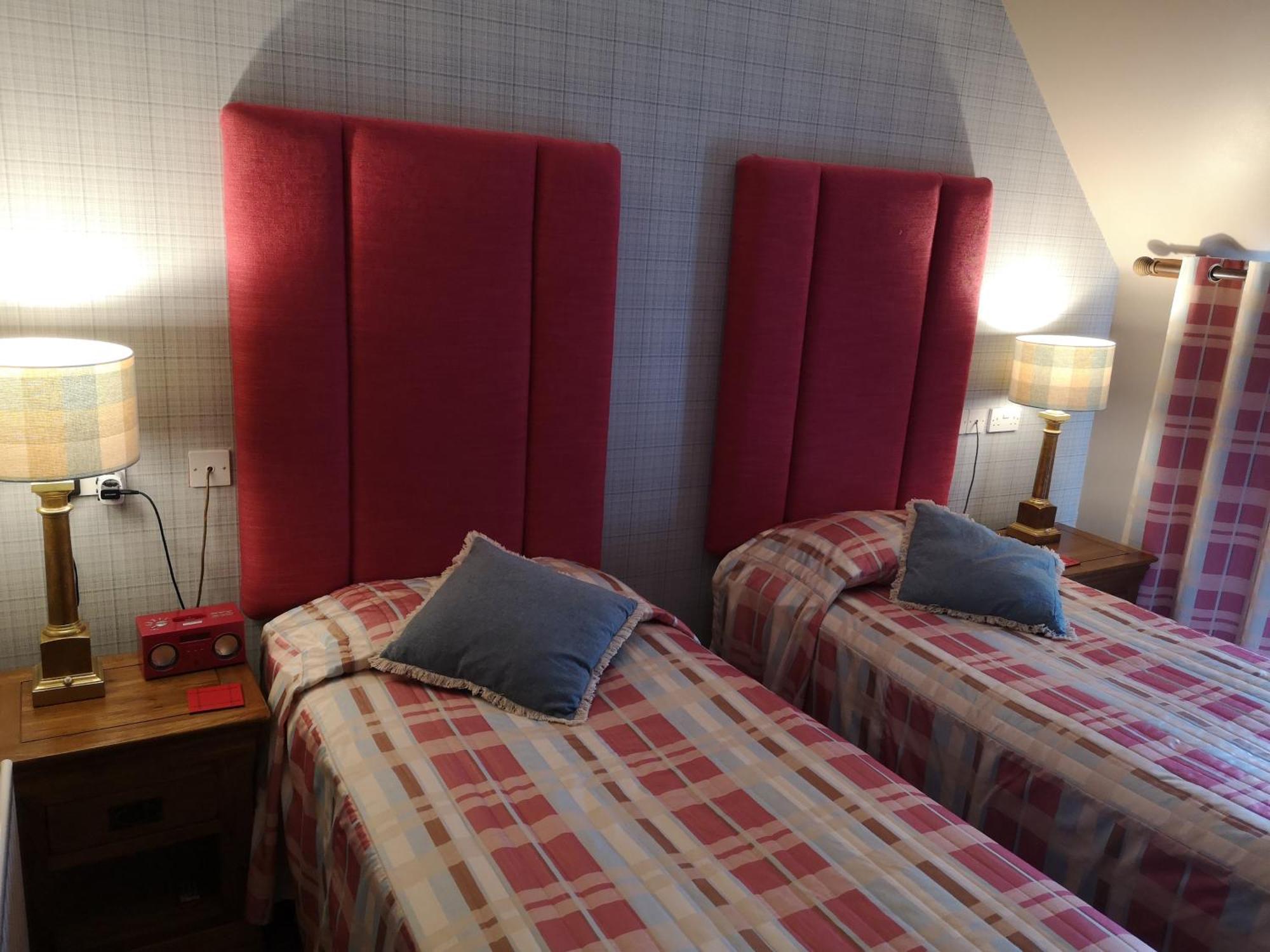 The Commercial Hotel Tarland Стая снимка