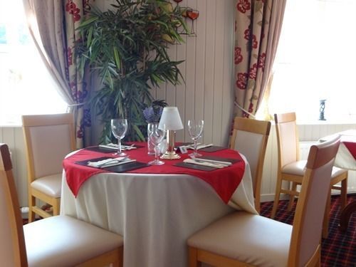 The Commercial Hotel Tarland Екстериор снимка